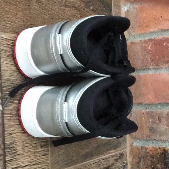 Nike Air Jordan 1’s Johnny Kilroy - Picture 6 of 8